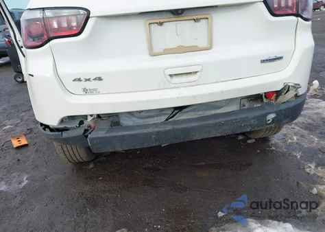 2018 Jeep Compass Latitude 4X4 z USA, uszkodzony, nr VIN 3C4NJDBB9JT470508